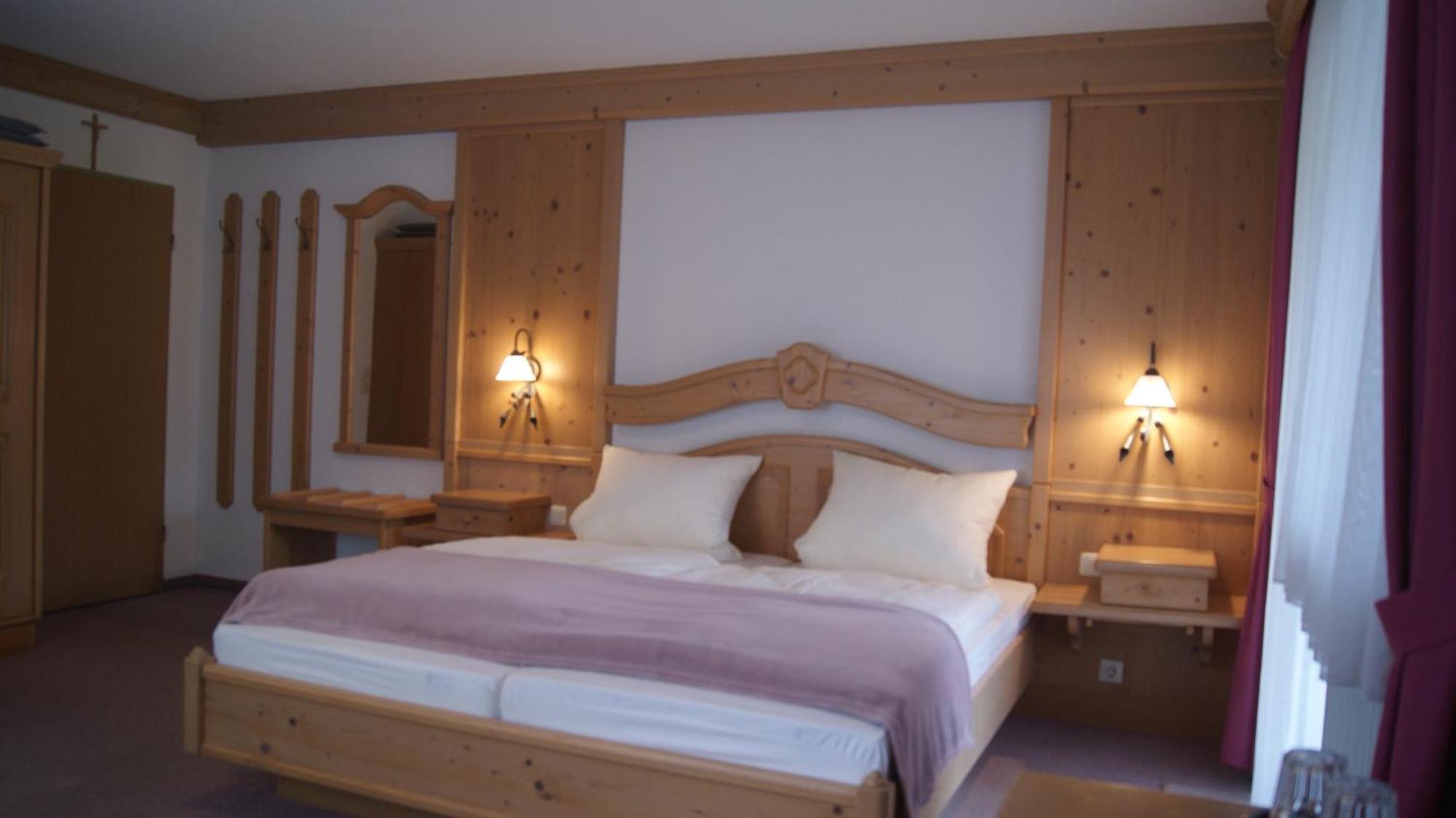 Gasthof Zur Burgruine 포텐스타인 외부 사진
